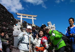  【六合目山小屋宿泊】富士登山ツアー