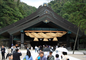 国譲り神話の出雲と絶景の元乃隅稲成神社ツアー