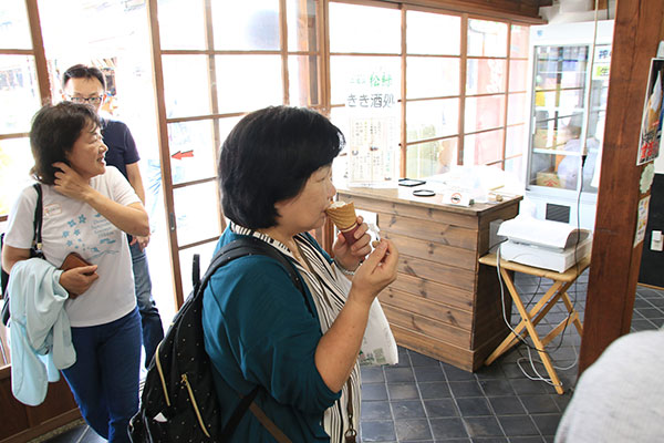 酒蔵で甘酒ソフトを食べました。お勧めです。